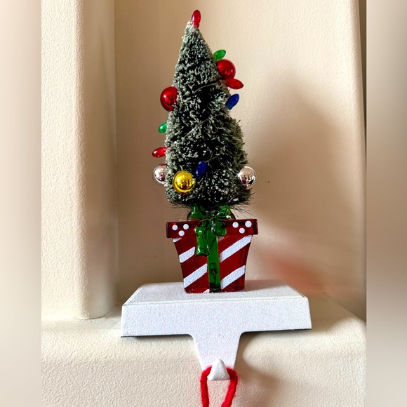 Pair of mini tree stocking hangers - Picture 2 of 8